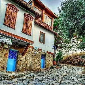  Konukevi Zeytinli Konak